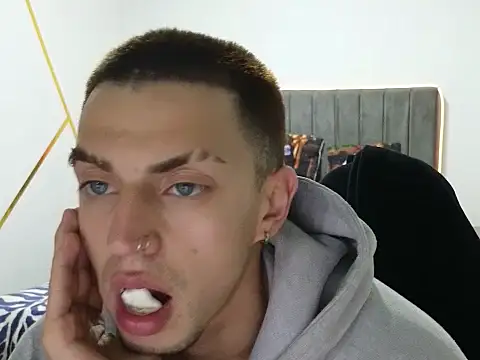 perlman gigolo2 online show from December 2025 02:20:01 AM