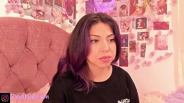 Snapshot of natalie_jaensen chatting on December 2024 12:32:02 AM natalie jaensen online show from December 2024 12:32:02 AM