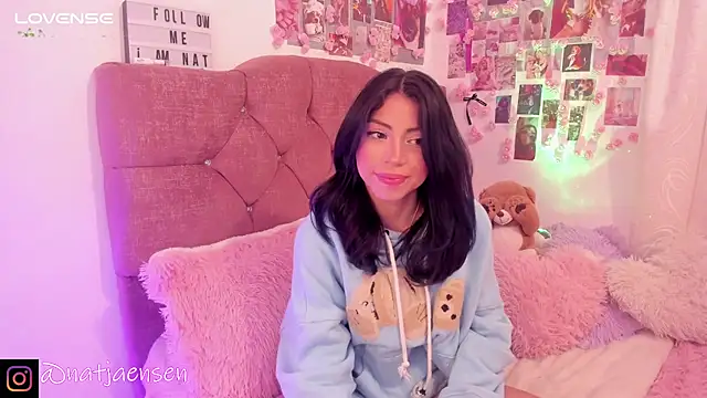 Snapshot of natalie_jaensen chatting on February 2025 11:55:02 PM natalie jaensen online show from February 2025 11:55:02 PM