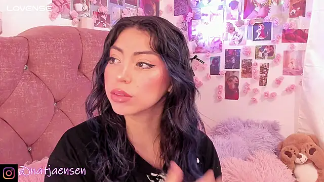 Snapshot of natalie_jaensen chatting on February 2025 11:08:02 PM natalie jaensen online show from February 2025 11:08:02 PM