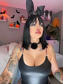 DaniDusan  online show from October 2025 07:03:01 PM