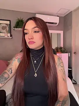 DaniDusan  online show from April 2026 08:14:01 PM