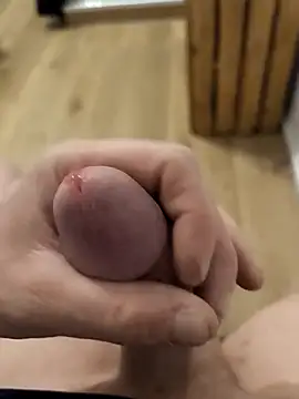 Snapshot of M-1985 chatting on March 2025 07:55:02 PM M-1985 online show from March 2025 07:55:02 PM