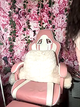 mismialove online show from October 2025 09:00:01 AM