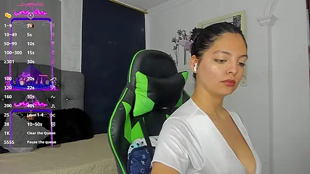 Snapshot of susan_smith18 chatting on October 2025 12:57:02 PM susan smith18 online show from October 2025 12:57:02 PM